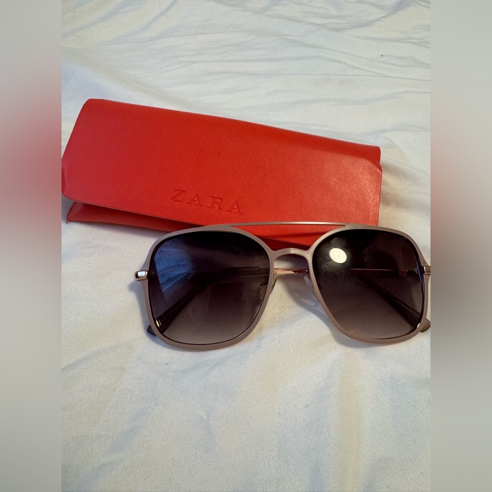 Zara Women's Brown Sunglasses- USED